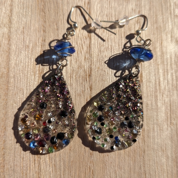 Lightweight Druzy Teardrop Earring Handmade Resin Sparkly Gem Wire Wrapped Blue - Picture 9 of 9